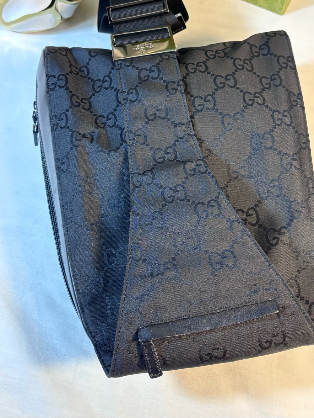Gucci Logo Black Sling - Picture 10 of 16